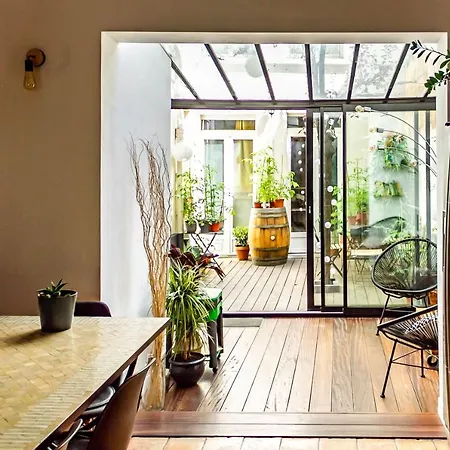 Superb House In Montmartre *