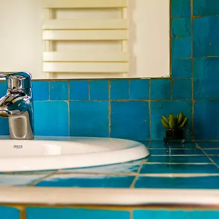 Superb House In Montmartre Paris